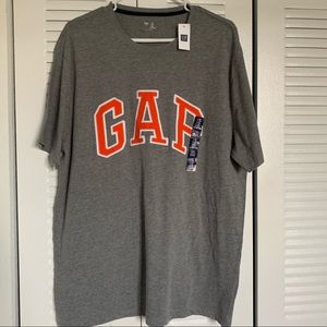 Gap T-shirt